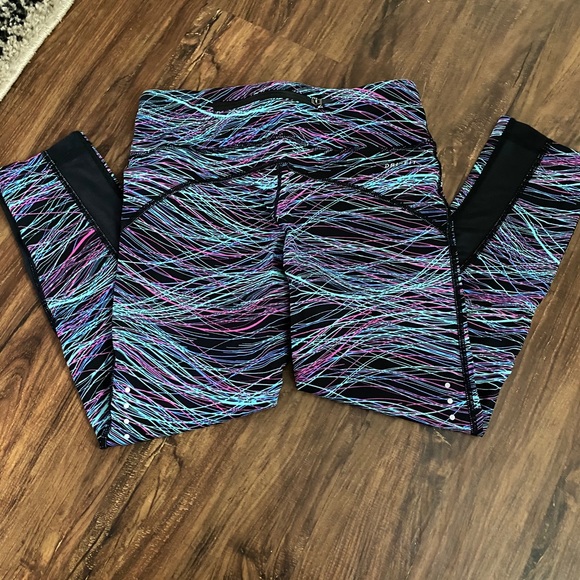 Nike dri-fit multi-colored cropped leggings - Picture 4 of 5